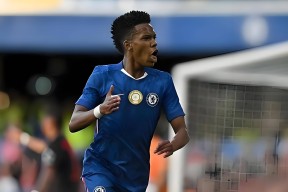 yabo sports-切尔西带队取胜！，阿扎伦卡重要时刻战术调整赛场气氛高涨-yabo sports